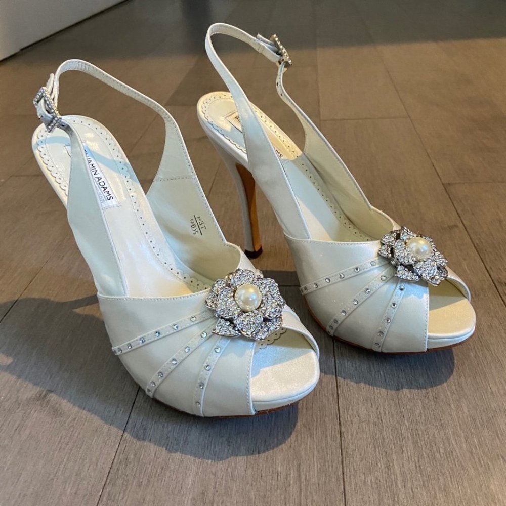 Benjamin Adams Bridal Shoes DITA Ivory Duchess Swarovski Crystal Size 6.5